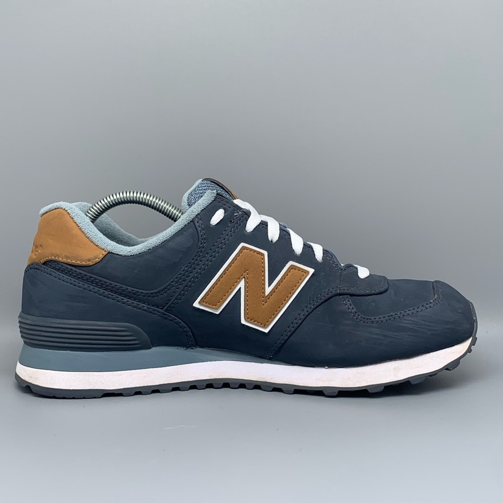 New Balance Navy and Brown Sneakers - Picture 8 of 10
